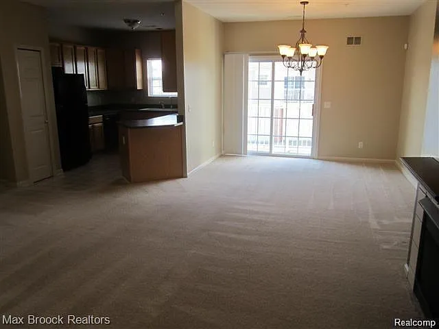 2 bed, 2.0 bath, 1242 sqft, $1,900 — Photo 2