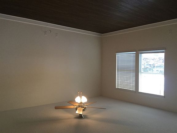 4th image of 2461 Park Ave