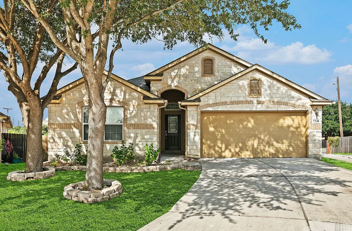 4 bed, 2044 sqft, $1,975 — Photo 1