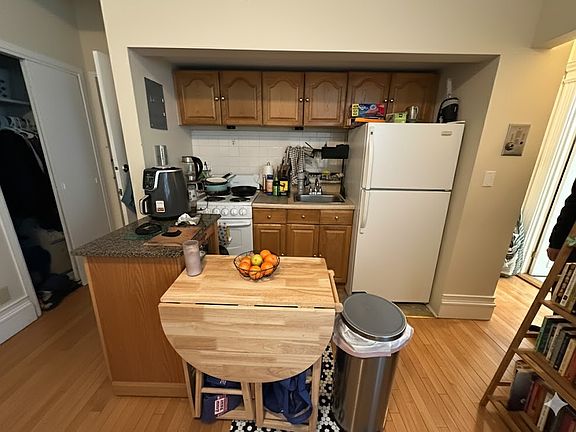 2nd image of 5 Fuller St APT 3
