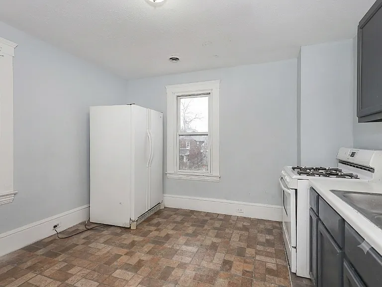 8700 Willard Ave #2 — Photo 4