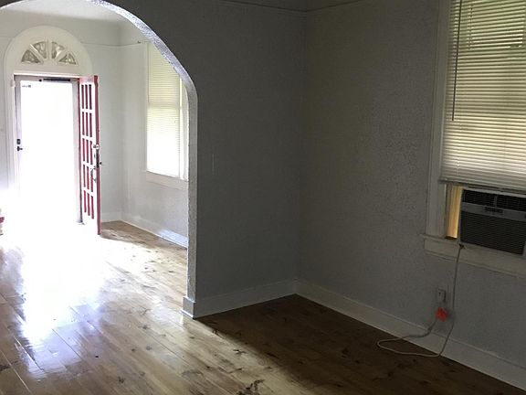 3rd image of 2508 Acacia St