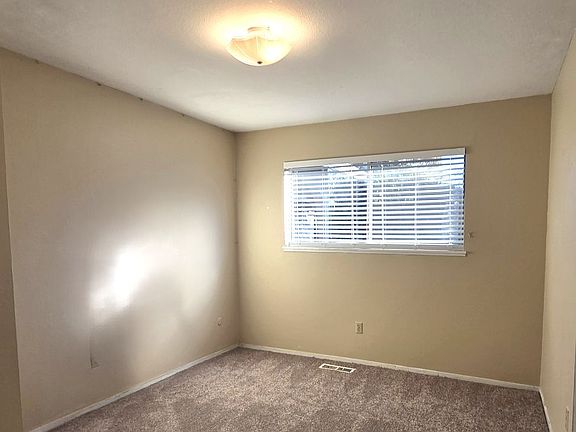 4th image of 932 San Francisco Way