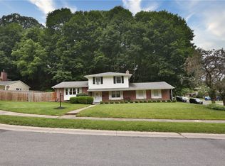 87 Chapel Hill Dr, Rochester, NY 14617