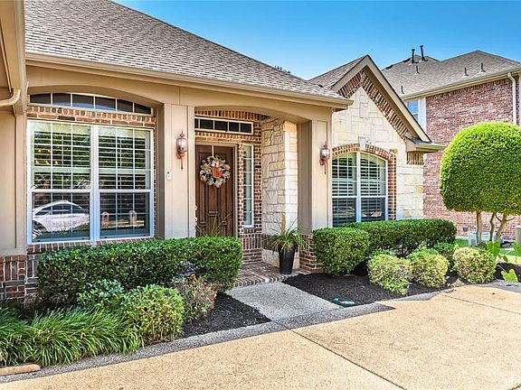 3rd image of 2147 Crowbridge Dr