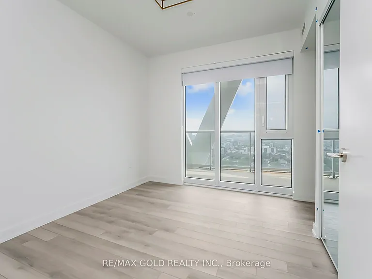 230 Simcoe St #2818 — Photo 11