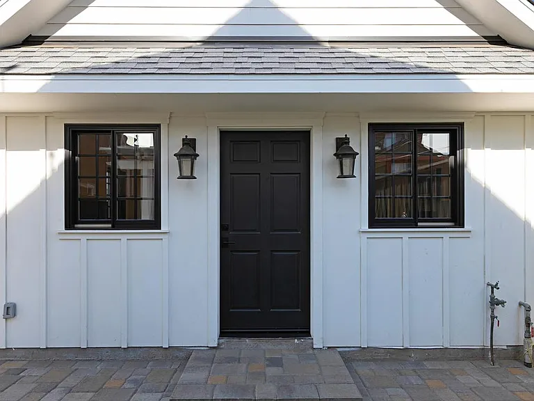 2056 Julian Ave — Photo 3