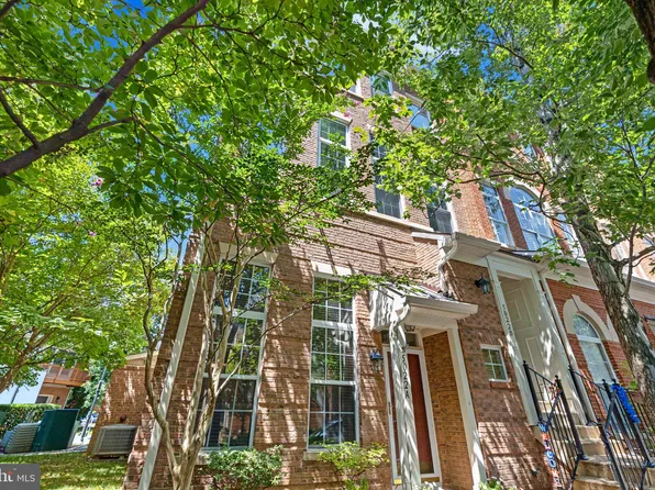 5022 Barbour Dr #B, Alexandria, VA 22304