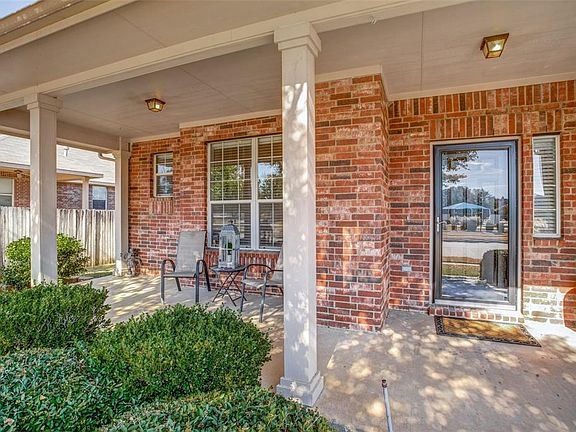 3rd image of 601 Southwind Dr