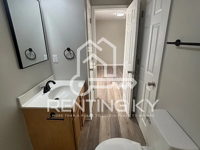 1419 Westwood Dr — Photo 8