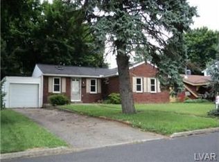 947 Fernwood St, Emmaus, PA 18049