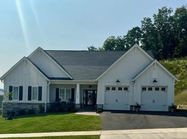 1028 Wilton Park Dr, Roanoke, VA 24014