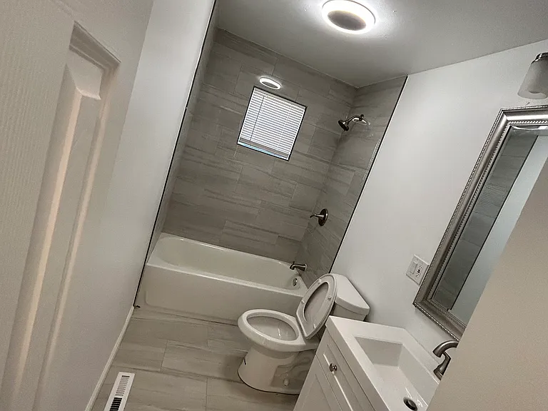 904 Ridge Dr — Photo 3