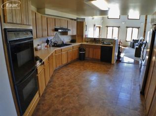 19391 Sage Ln, Fenton, MI 48430