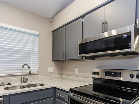 2nd image of 12834 Dunhill Dr