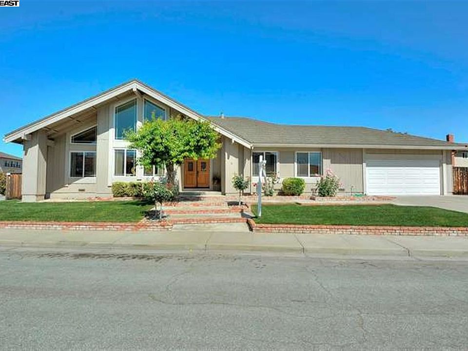 1st image of 40788 Vaca Dr
