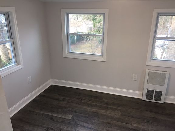 5th image of 215 Conard Ave APT B