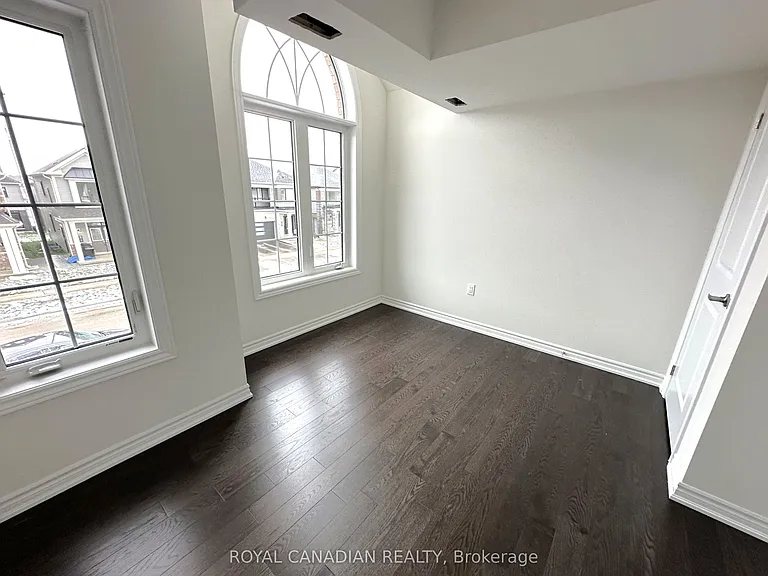 9 Bannister Rd #UPPER — Photo 12
