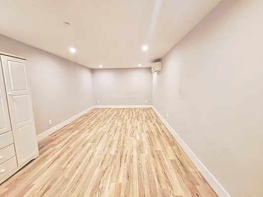 Rented by Friedman Mayer, LREB | media 20