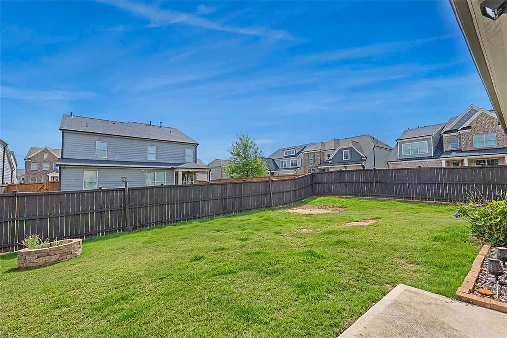 4 bed, 4.0 bath, 3262 sqft, $3,200 — Photo 4
