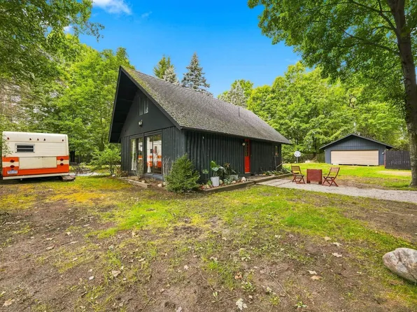 109 E South St, Mesick, MI 49668