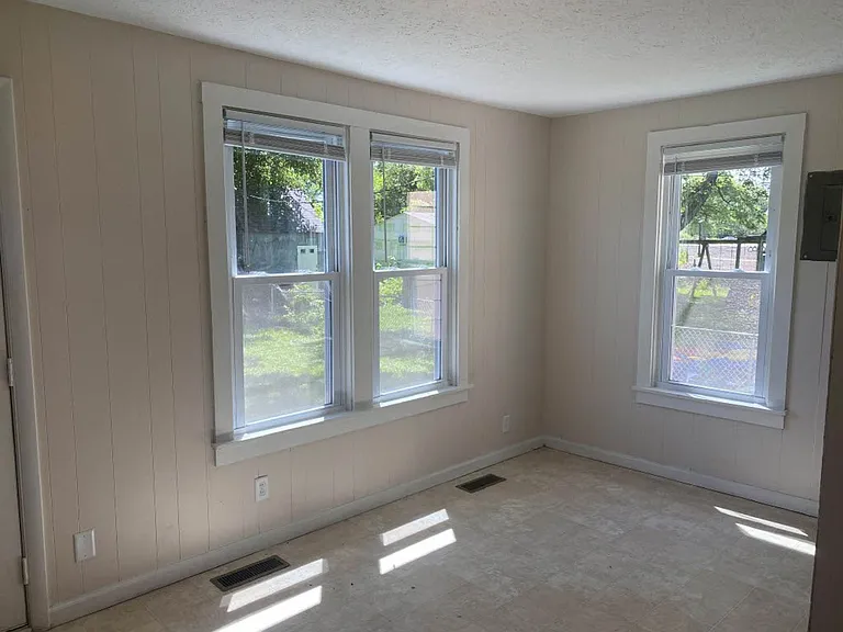 1412 N Champaign St — Photo 24