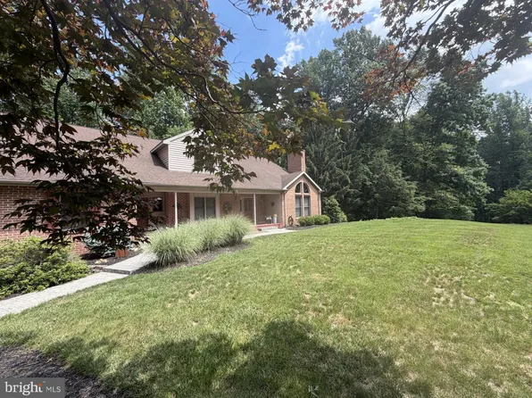 4 Quail Ridge Dr, Reading, PA 19607