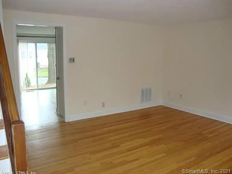 14 Redbud Ln — Photo 9