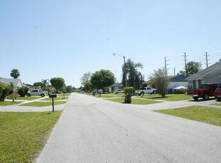 1057 Grandview Cir, Royal Palm Beach, FL 33411