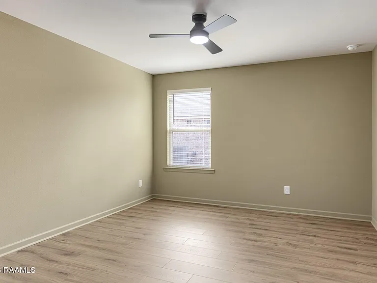 619 Griffiths Ct — Photo 21