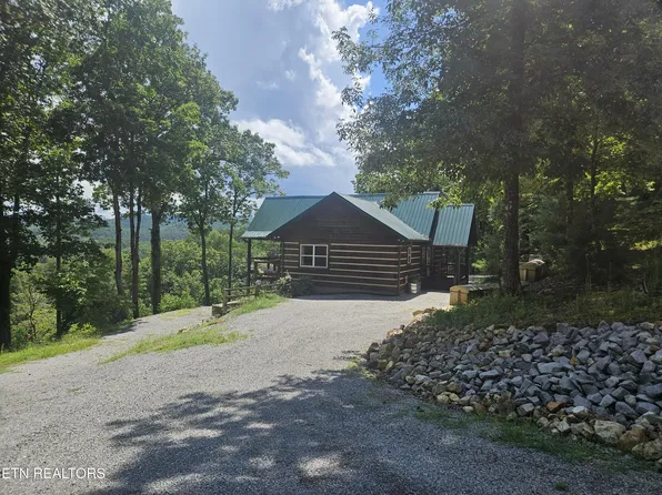 100 Warriors Passage Dr, Tellico Plains, TN 37385
