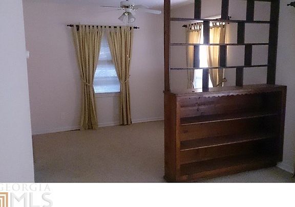 4th image of 4224 Pine Cir