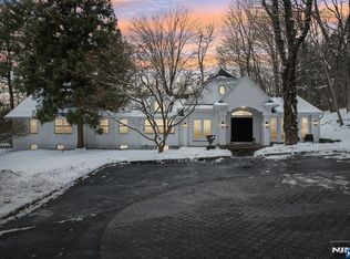 64 Old Stone Church Rd, Upper Saddle River, NJ 07458