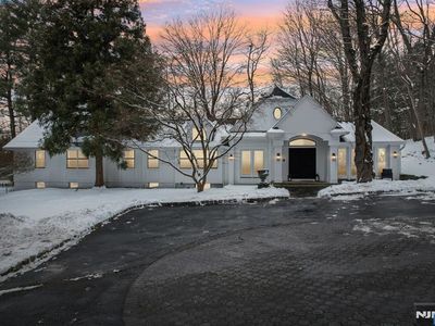 64 Old Stone Church Rd, Upper Saddle River, NJ, 07458