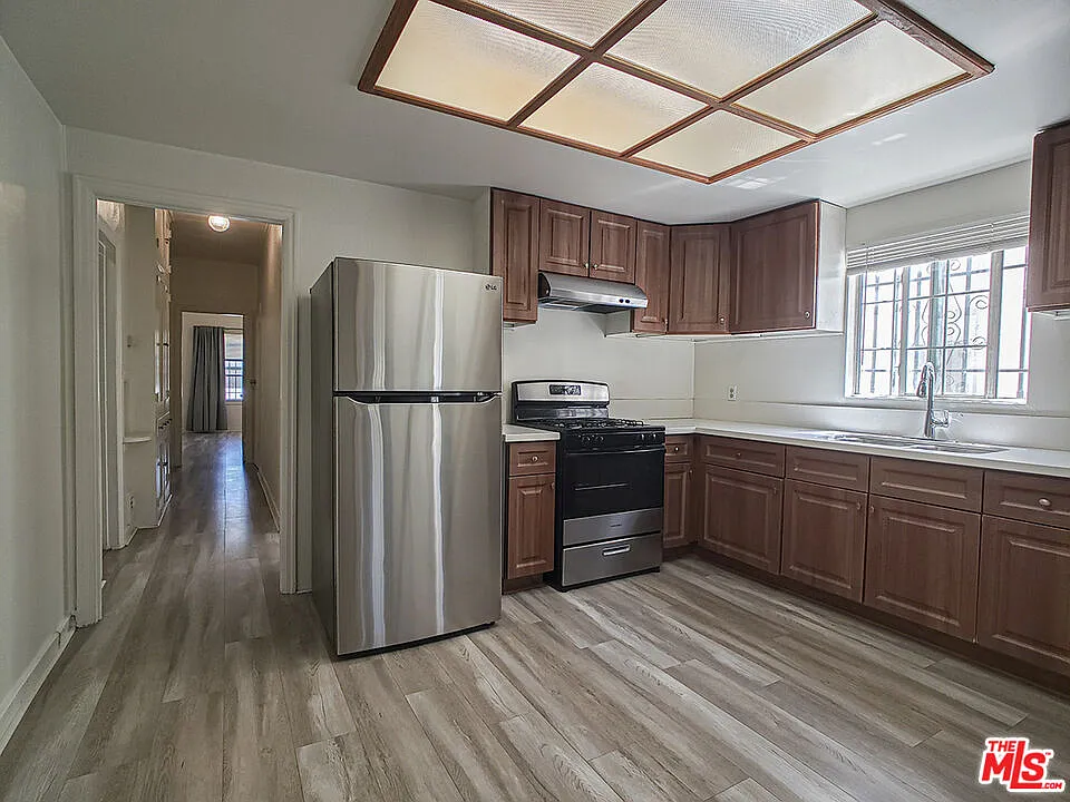2 bed, 1.5 bath, 1100 sqft, $2,600 — Photo 3