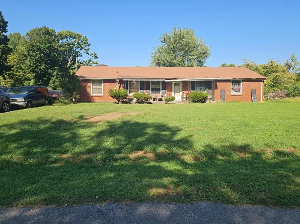 202 Slayden Cir, Clarksville, TN 37040