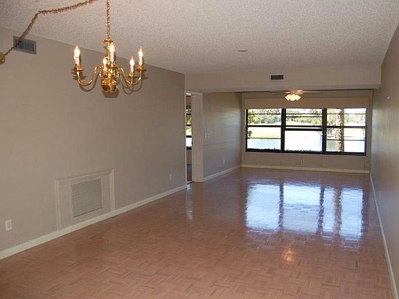 2nd image of 2 Plantation Dr APT 104