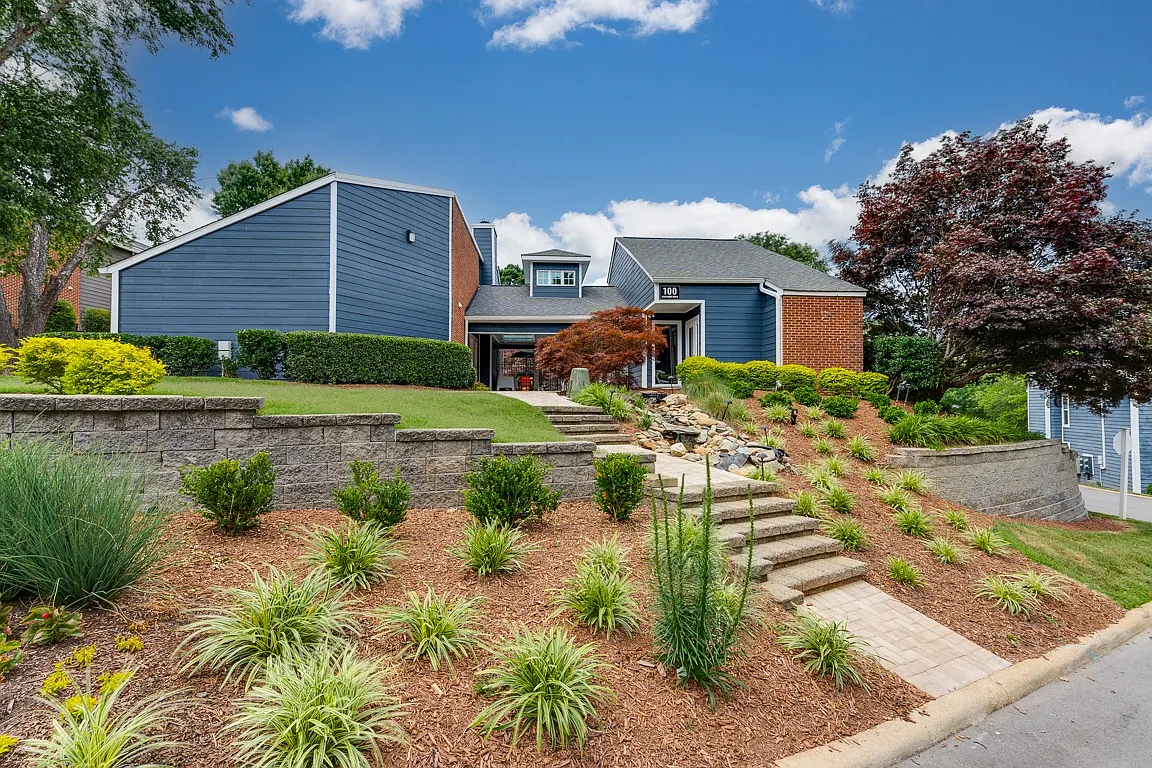 Woodcreek Apartments — Photo 1