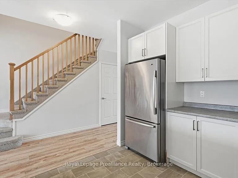 16 Ledgerock Ct — Photo 5
