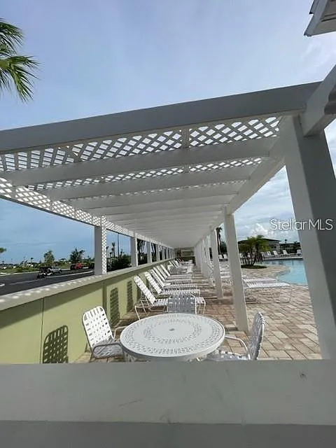 3 bed, 2.0 bath, 1503 sqft, $2,100 — Photo 4