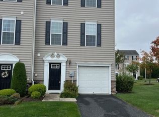 611 Susan Cir, North Wales, PA 19454