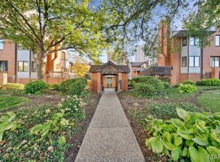 4454 Lindell Blvd APT 32, Saint Louis, MO