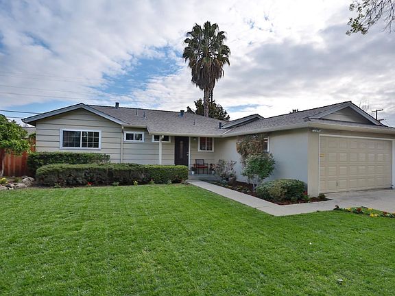 2nd image of 4982 Capistrano Ave