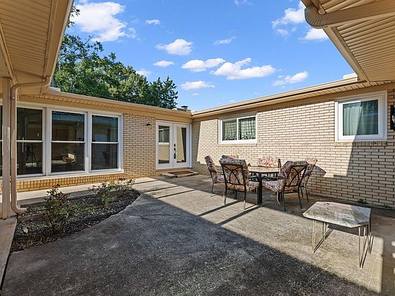4th image of 201 Eastview Dr