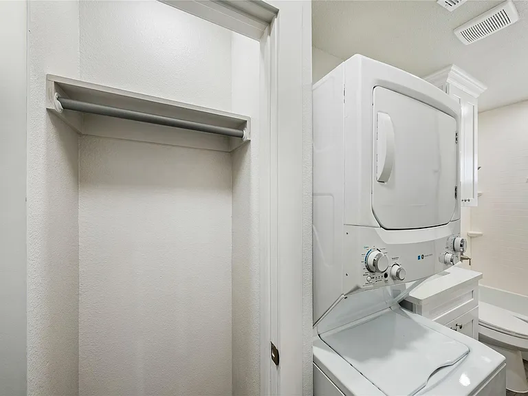 211 N Milby St #4 — Photo 13