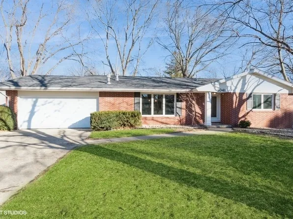 1041 32nd St, West Des Moines, IA 50266