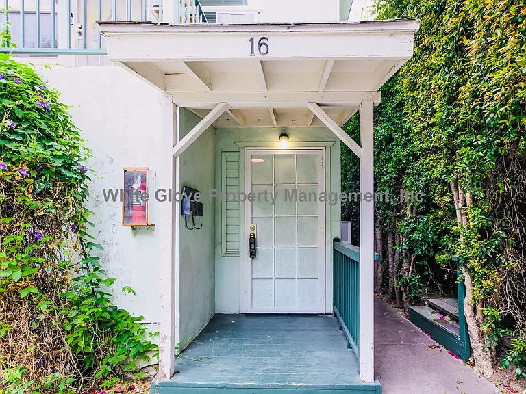 The Joyce Apartments — Photo 3