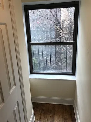 Rented by Salon Realty Corp | media 27