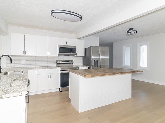 5th image of 1127 Hickory Ln