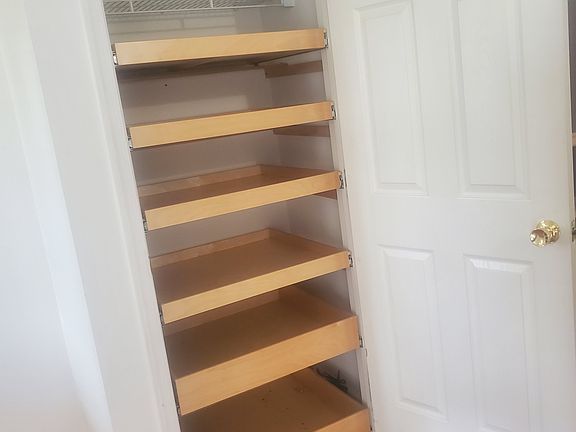 Kitchen pantry